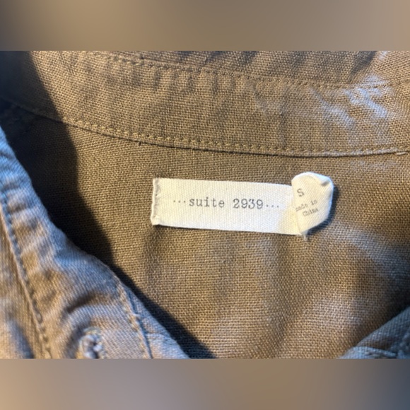 Linen button up - Picture 2 of 2